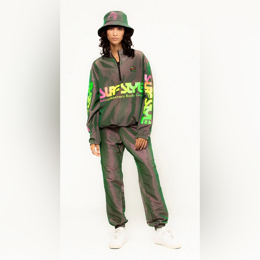 NWT Surf Style windbreaker and pants combo. Unisex